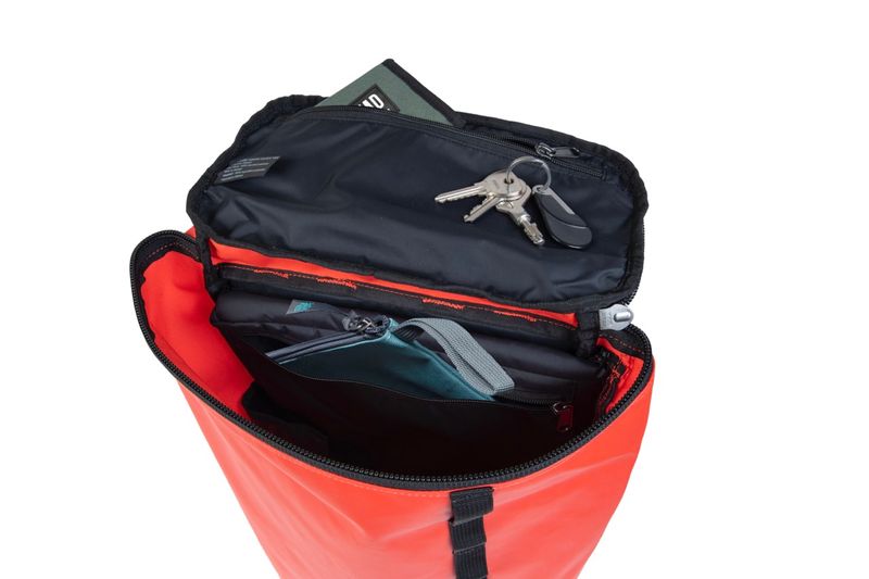 Snap Backpack 18L grenadine & black